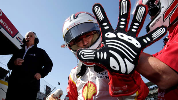 helio-castroneves-indy-500-christmas.jpg